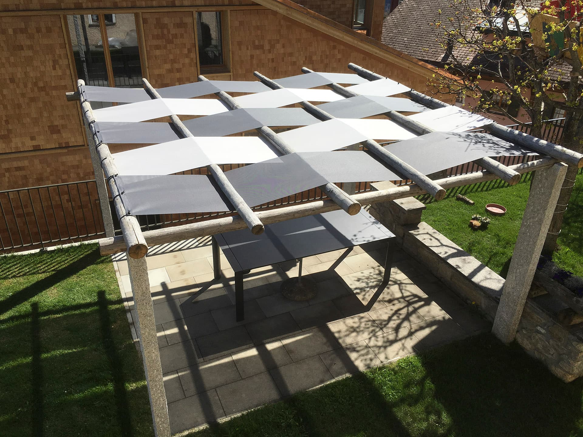 Stoff mit Ösen / Druck